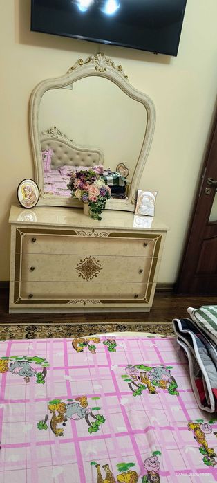 Vând mobila dormitor