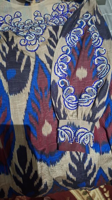 Adras koyne rangi chiqmidi  toshlari svarovski ruchnoy