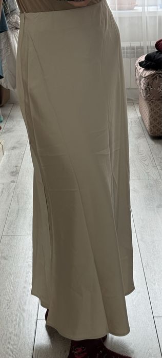 Продам атласную юбку от Gassina