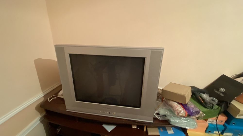 Продаётся старый телевизор