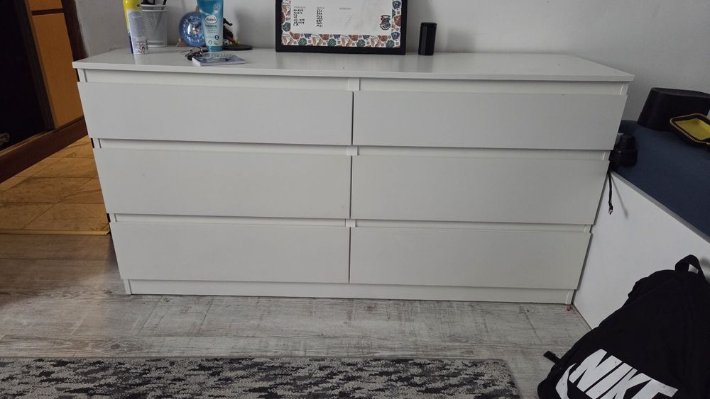 Продавам бял  скрин- икеа