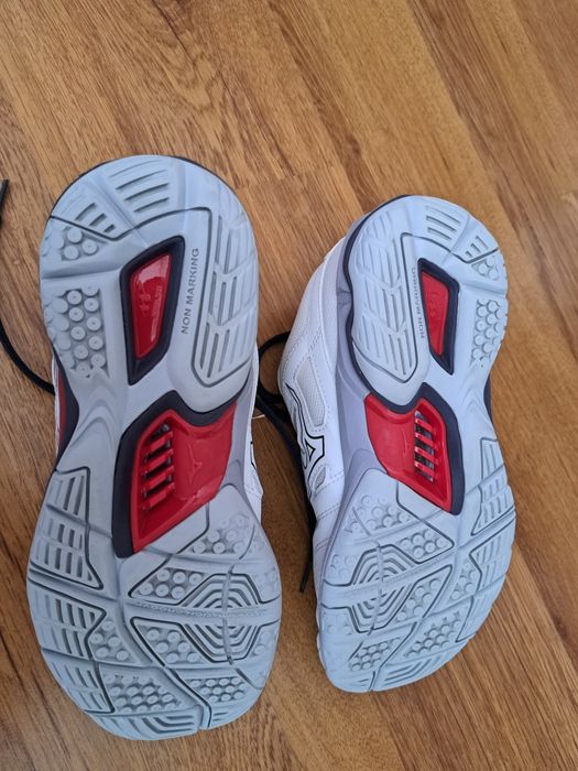 Маратонки Mizuno Wave Phantom 3
