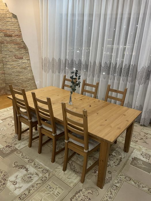 Стол со стульями. Раскладывается до 3м