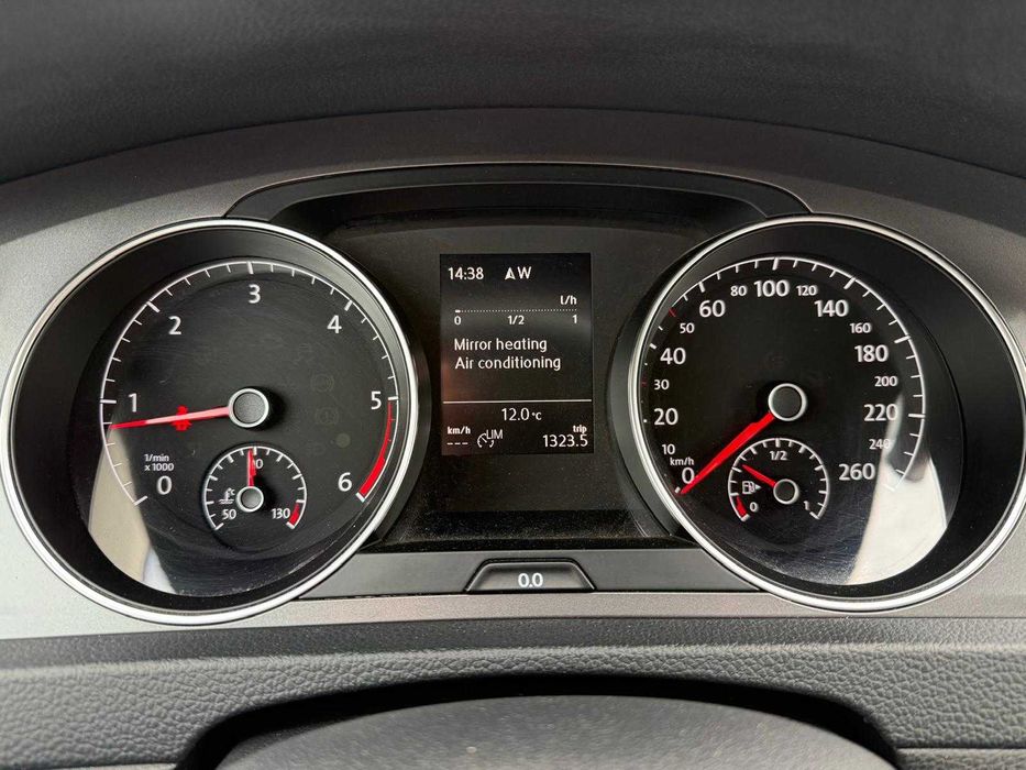 Proprietar femeie NEfumatoare  vinde VW GOLF 7 1,6 TDi BlueMotion  - stare impecabila