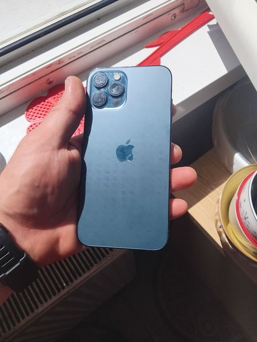 Vând iPhone 12 pro max