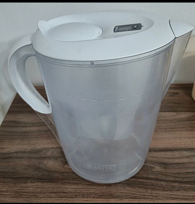 Cană filtrantă pentru apa BRITA ,capacitate apa filtrata 2L