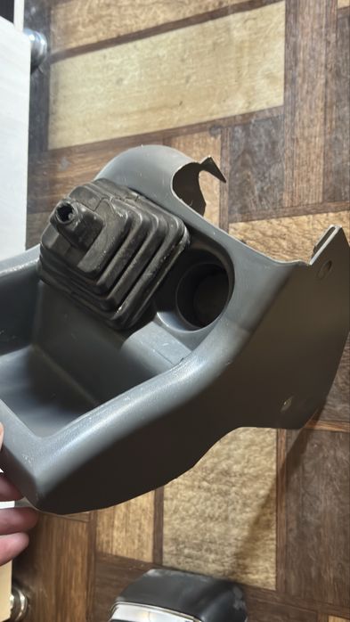 Damas bar kamplekt beriladi