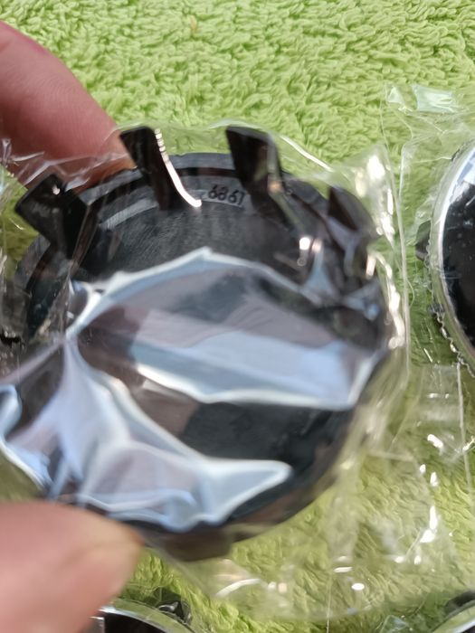 Ornament capace BMW alb- negru