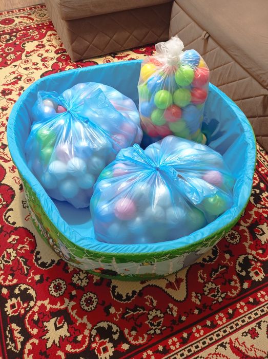 Детский сухой бассейн с шариками