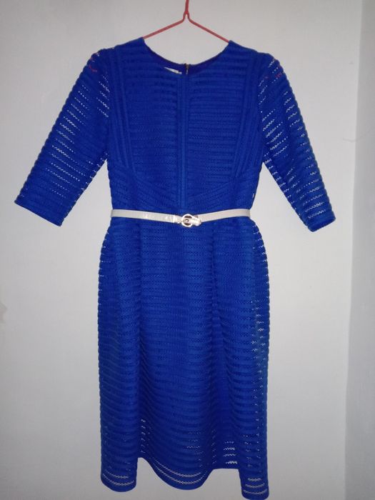 Платья продам срочно