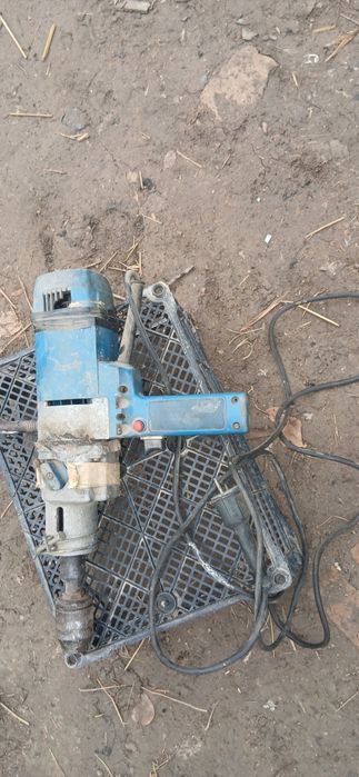 Продаю строительны дрель