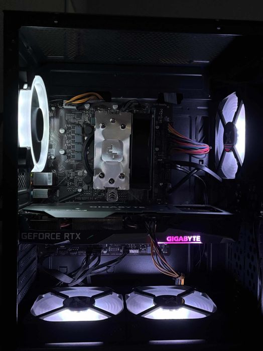 Геймърски компютър с RTX 3060, отличен за Full HD максимални настройки!