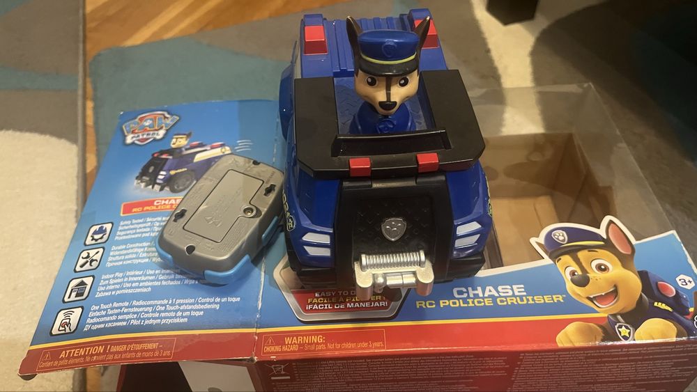 Masina cu telecomanda Patrula catelusilor