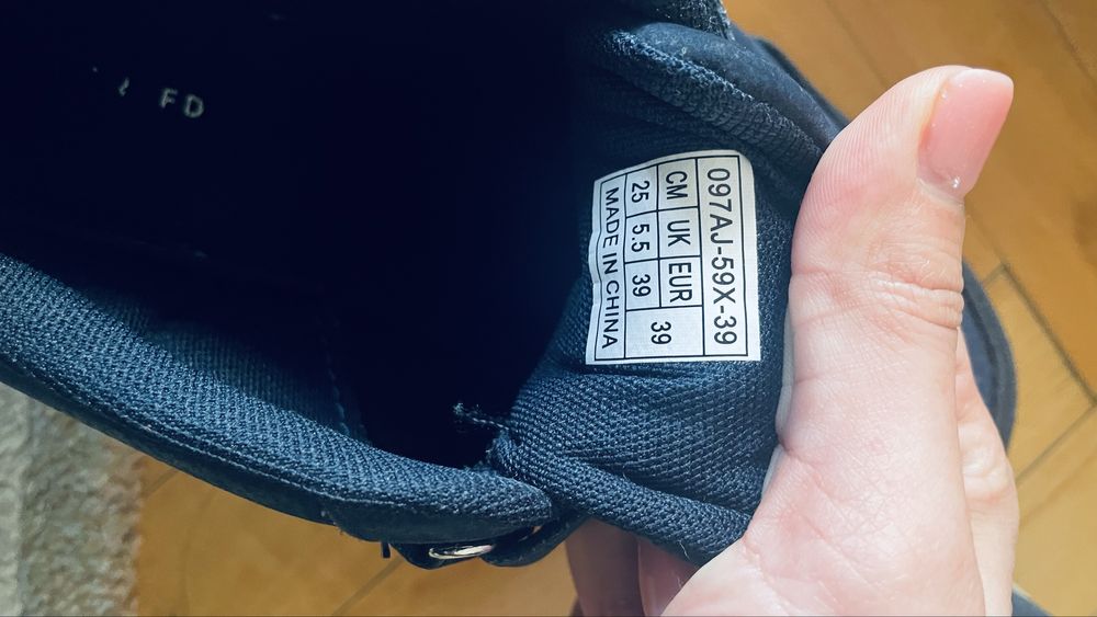 Маратонки 39 номер