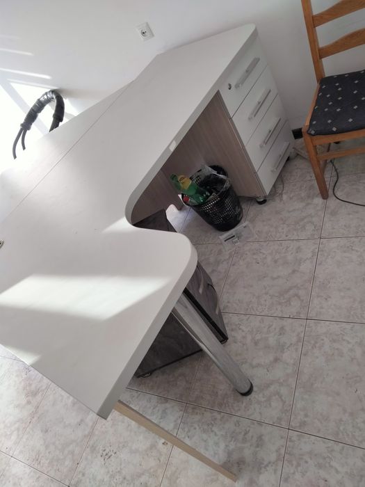 СТОЛ ОФИСНЫЙ письменный большой с тумбочкой с полками треугольный