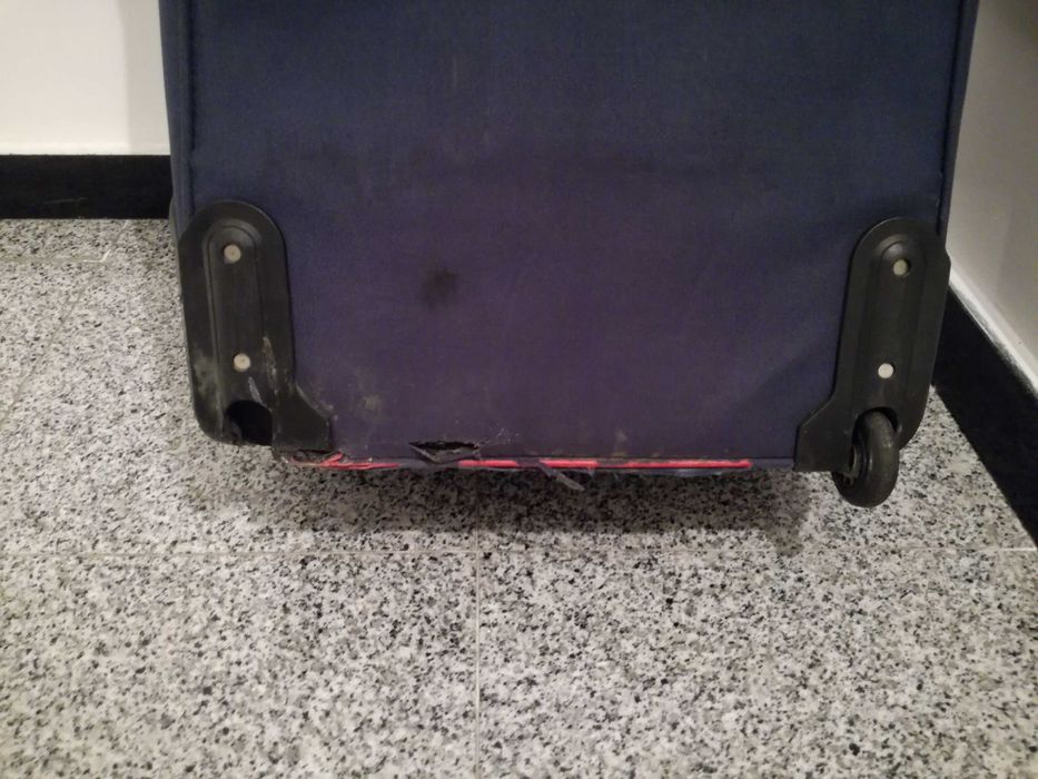 куфар 100литра, LAMBERTAZZI MARY 72CM; с дефект счупено 1 колелце