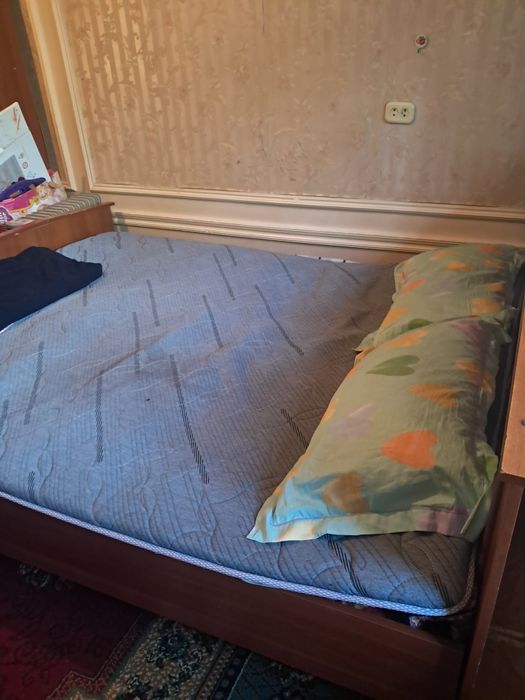 Продам кровать двухспалтний
