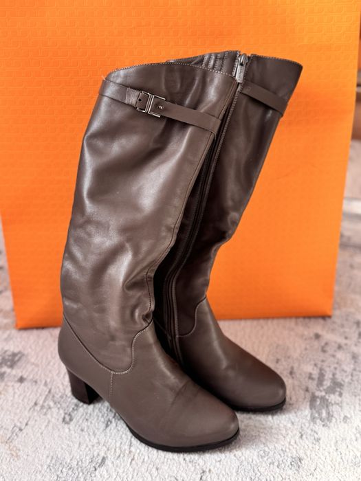 Продам демисезонные сапоги