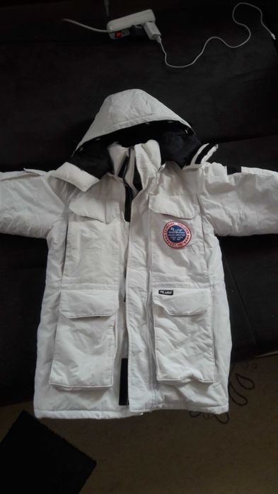 Куртка тёплая в отличном состоянии.