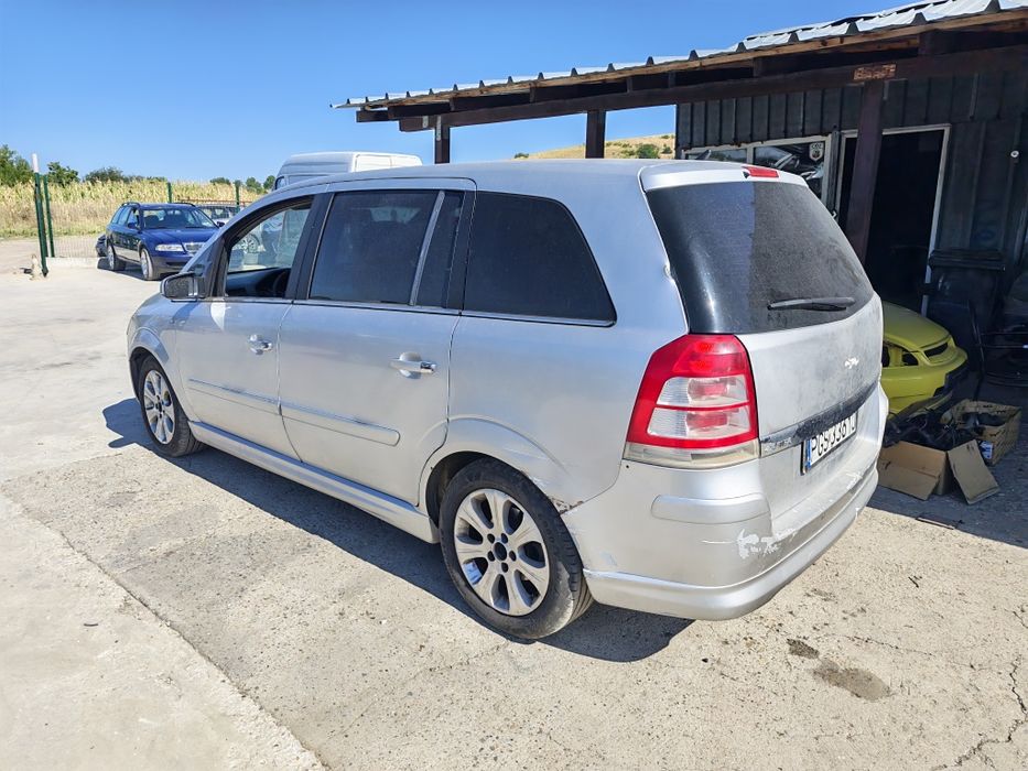 Opel Zafira 1.9 CDTI 150k НА ЧАСТИ
