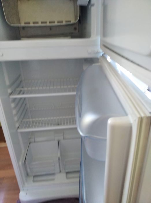 Холодильник Indesit