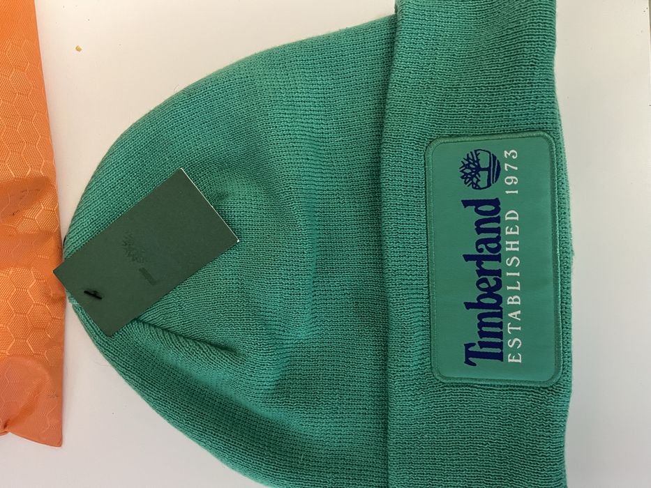 Оригинални каски Venum и зимни шапки/ раници