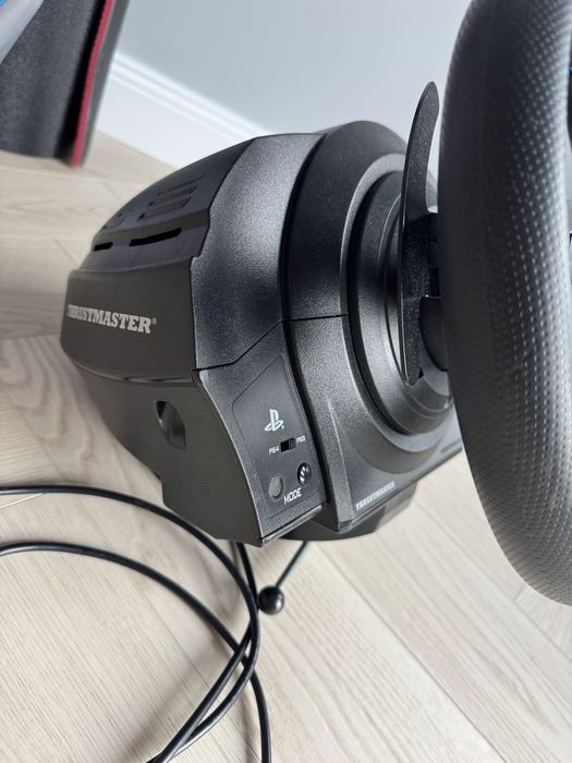 Thrustmaster T300 + pedale
