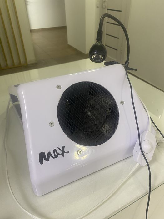 Пылесос для маникюра, уф фонарик