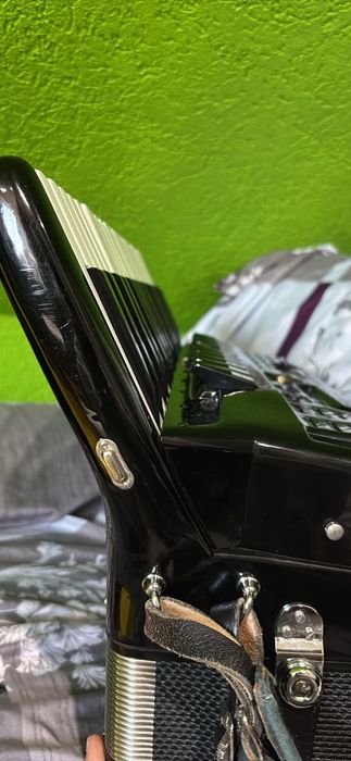 Acordeon Victoria 120 basi
