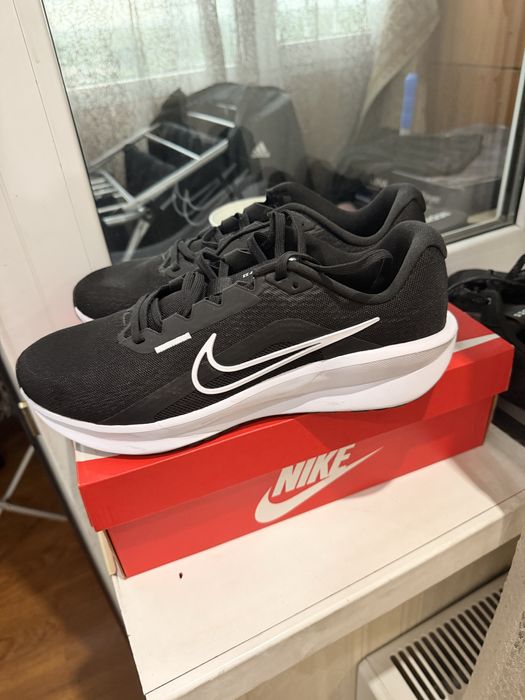 Продам кроссы Nike