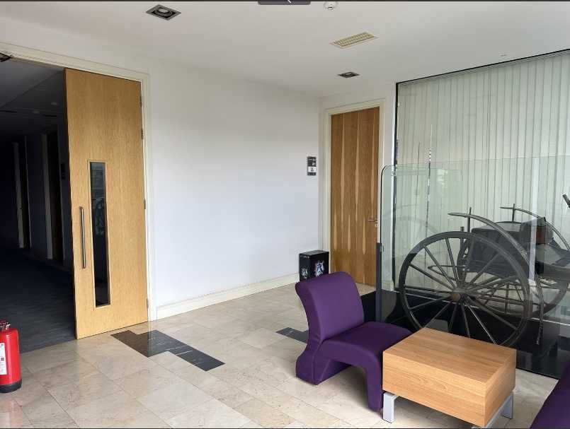 Дава се под наем Офис в Варна, Младост 1 - 67 кв.м за 536 € - Снимка #1