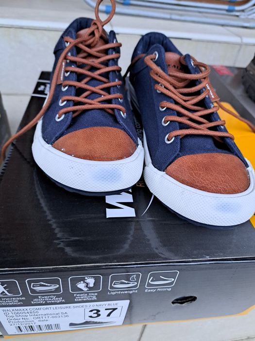 Pantofi sport noi cu eticheta, oferta!