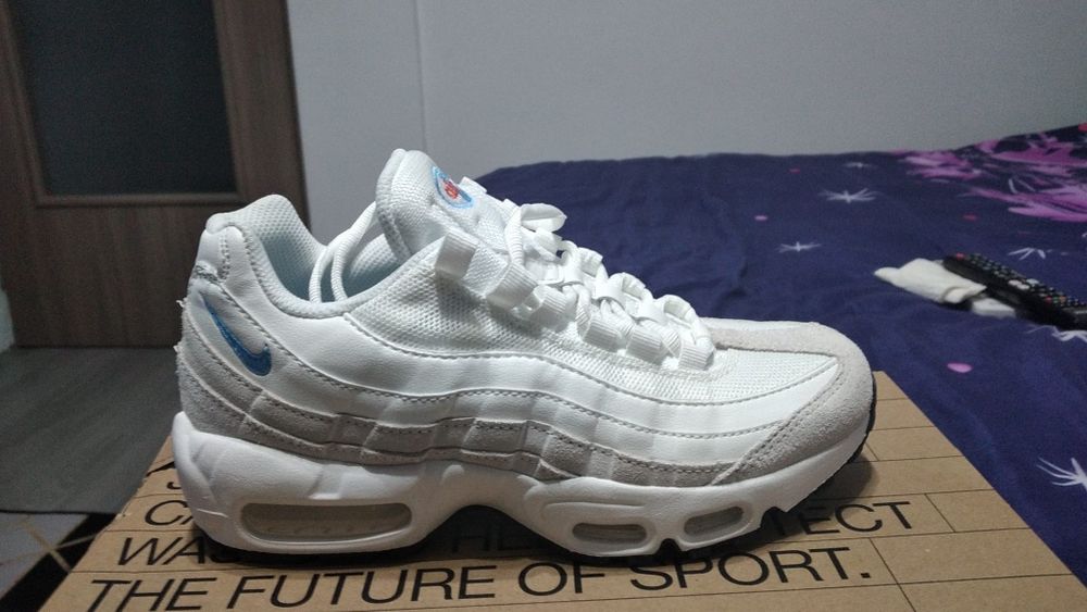 Adidasi Nike  noi