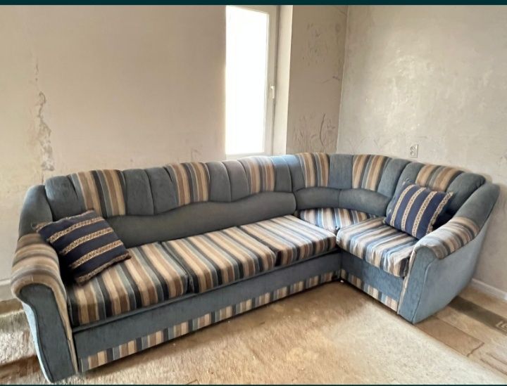 Диван угловой раскладной.