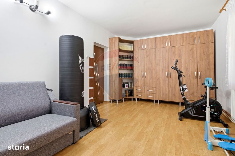 Casă / Vilă cu 5 camere de vânzare