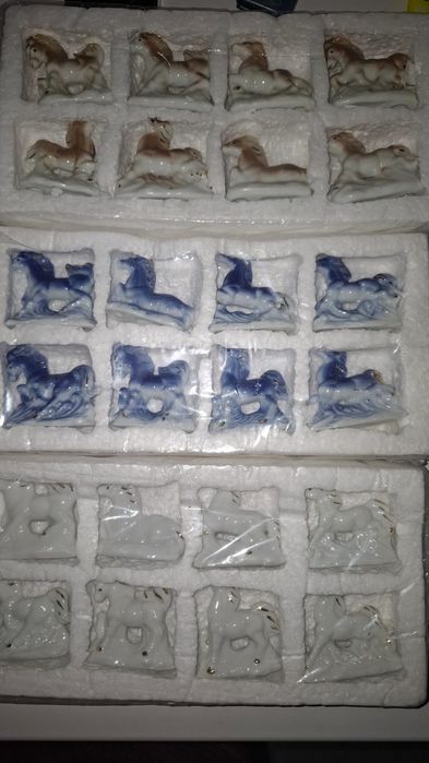 Продаются сувениры