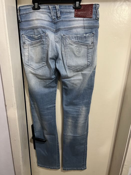 Продавам дънки