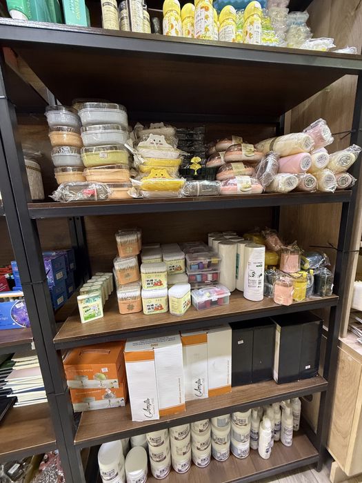 Стеллажи, витрины