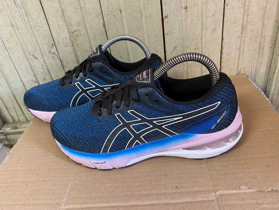 ''Asics GT-2000 10''оригинални маратонки  38.5 номер.