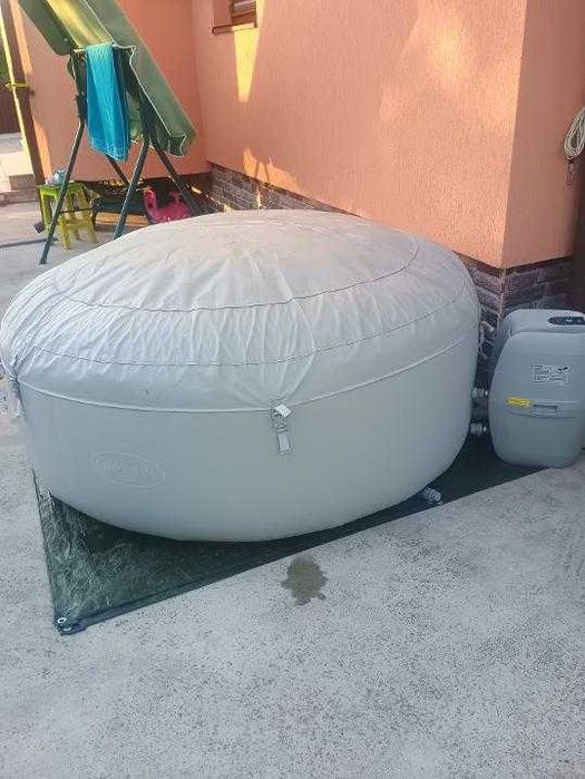 Piscina Spa cu hidromasaj