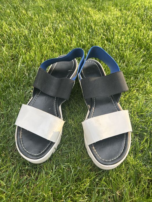 Дамски сандали POLLINI