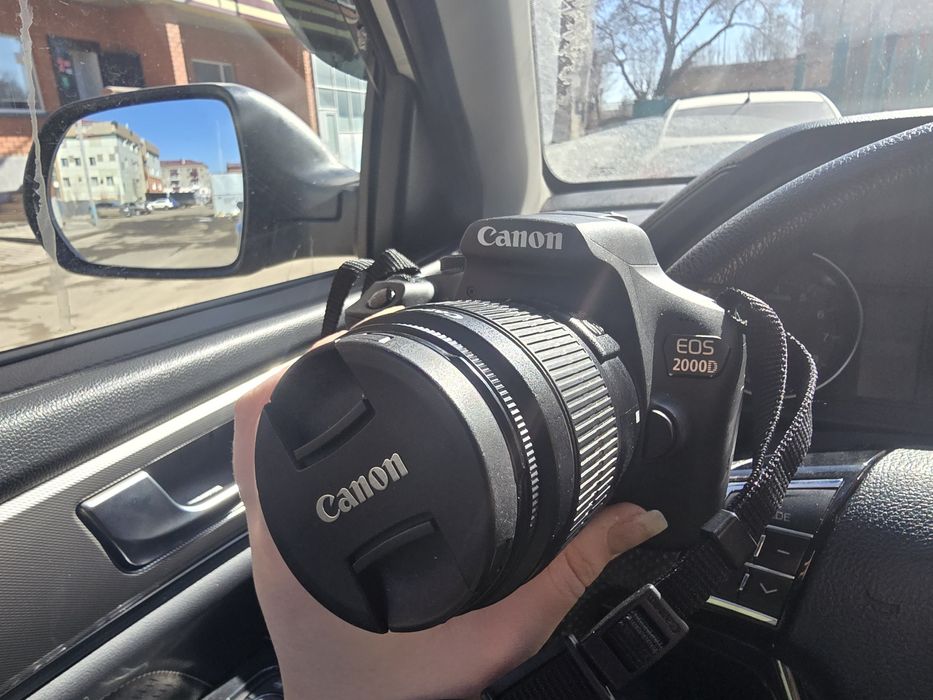Canine EOS 2000D