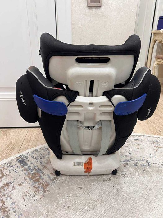 Продам автокресло Babyauto с креплением Isofox