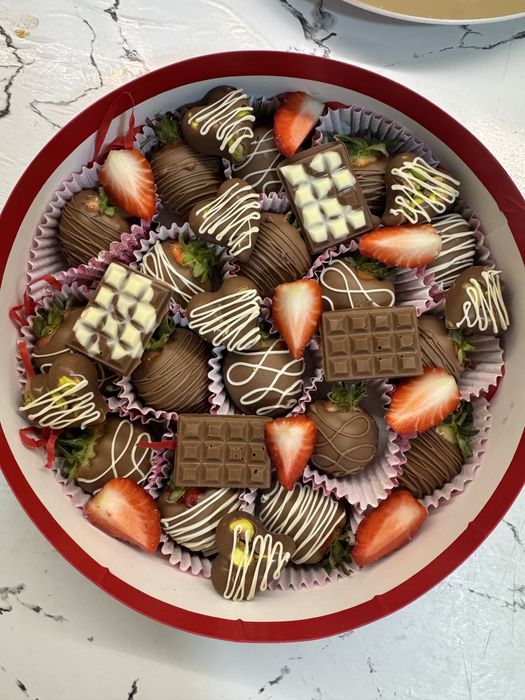 Клубники в шоколаде на заказ