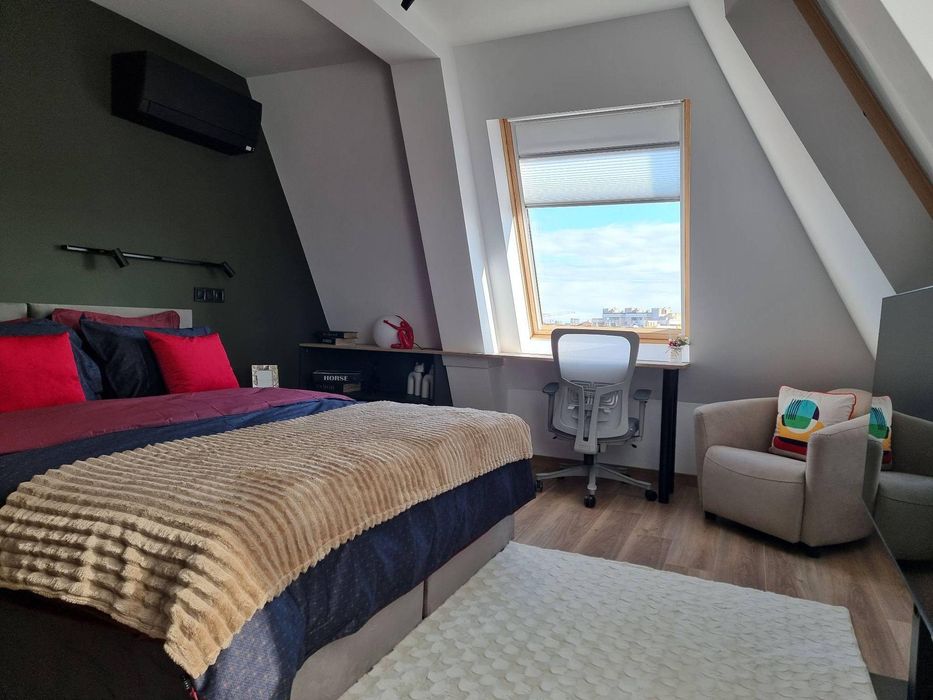 Дава се под наем Тристаен апартамент в Пловдив, Център - 130 кв.м за 1994.61 € - Снимка #9