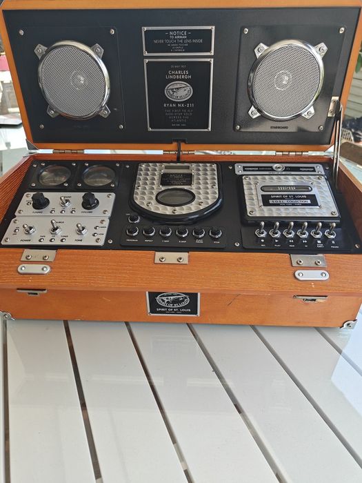 Radio AM/FM cu CD player Charles Lindbergh Ryan NX-211 Spirit Of St. Louis