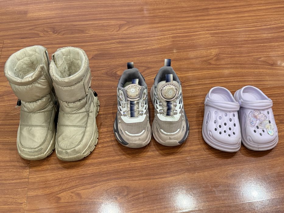 Обувь для девочки, сапоги, кроксы, кроссовки