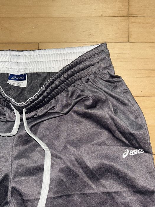 Нов дамски екип Asics