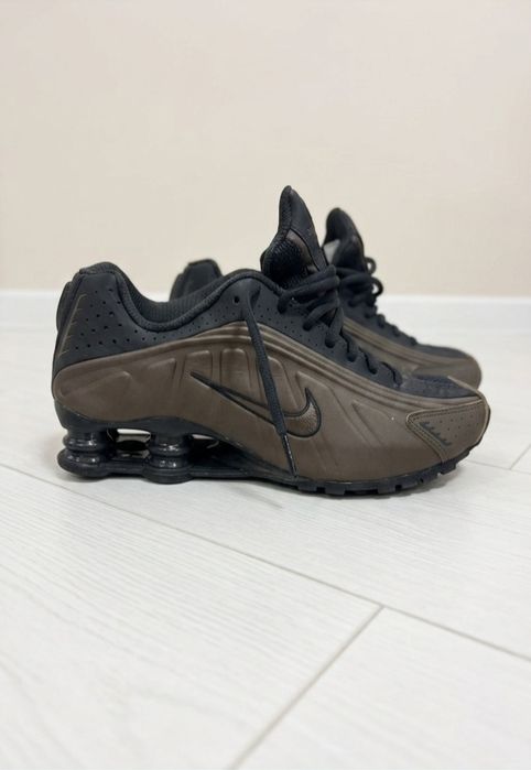 nike shox r4 Маратонки