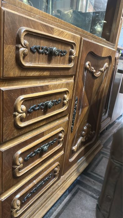 Антикварный комод, резьба, инкрустация, длина 2 метра